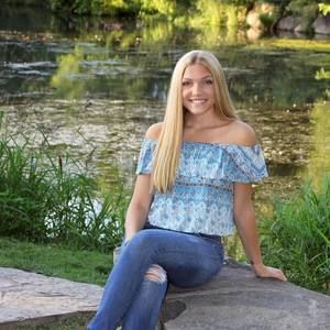 Meet your Posher, Elena